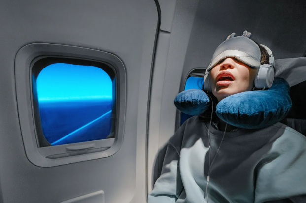 avoid jet lag nutrition, travel eating tips, flight meal timing, healthy travel snacks, hydration for flights, balanced travel meals, circadian rhythm eating, digestion and energy travel, protein-rich travel food, APEX PWR nutrition